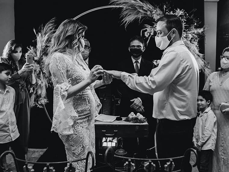 Cover Image for How to Postpone Your Wedding During COVID-19 And Not Lose Money