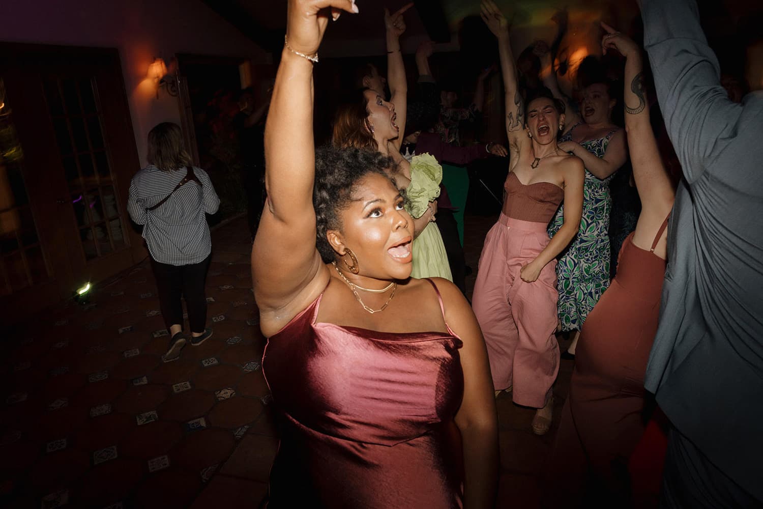 Cover Image for TIPS ON HOW TO SELECT THE BEST LOS ANGELES WEDDING DJ